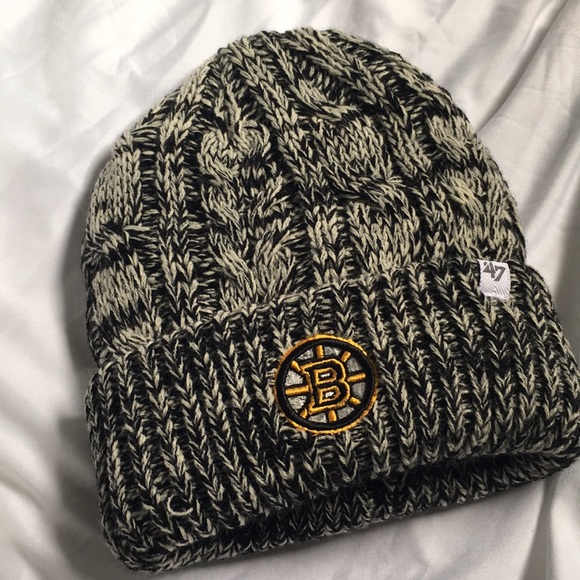 Accessories - Bruins hat - never worn**